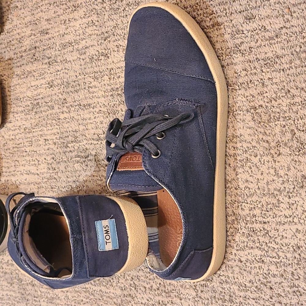 Navy Blue Toms